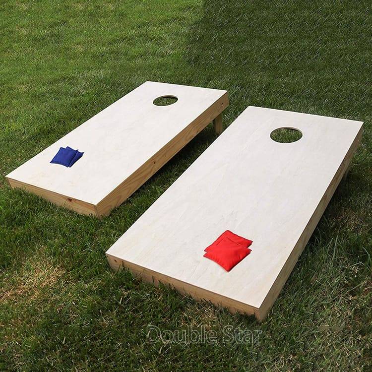 اسمحوا لي أن أخبركم المزيد عن لعبة مجموعة فتحات الذرة , وأطلق أيضًا اسم Bean bag toss !!!
